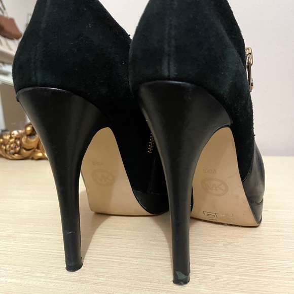 Michael Kors Black Leather Ankle Boots - Picture 5 of 7